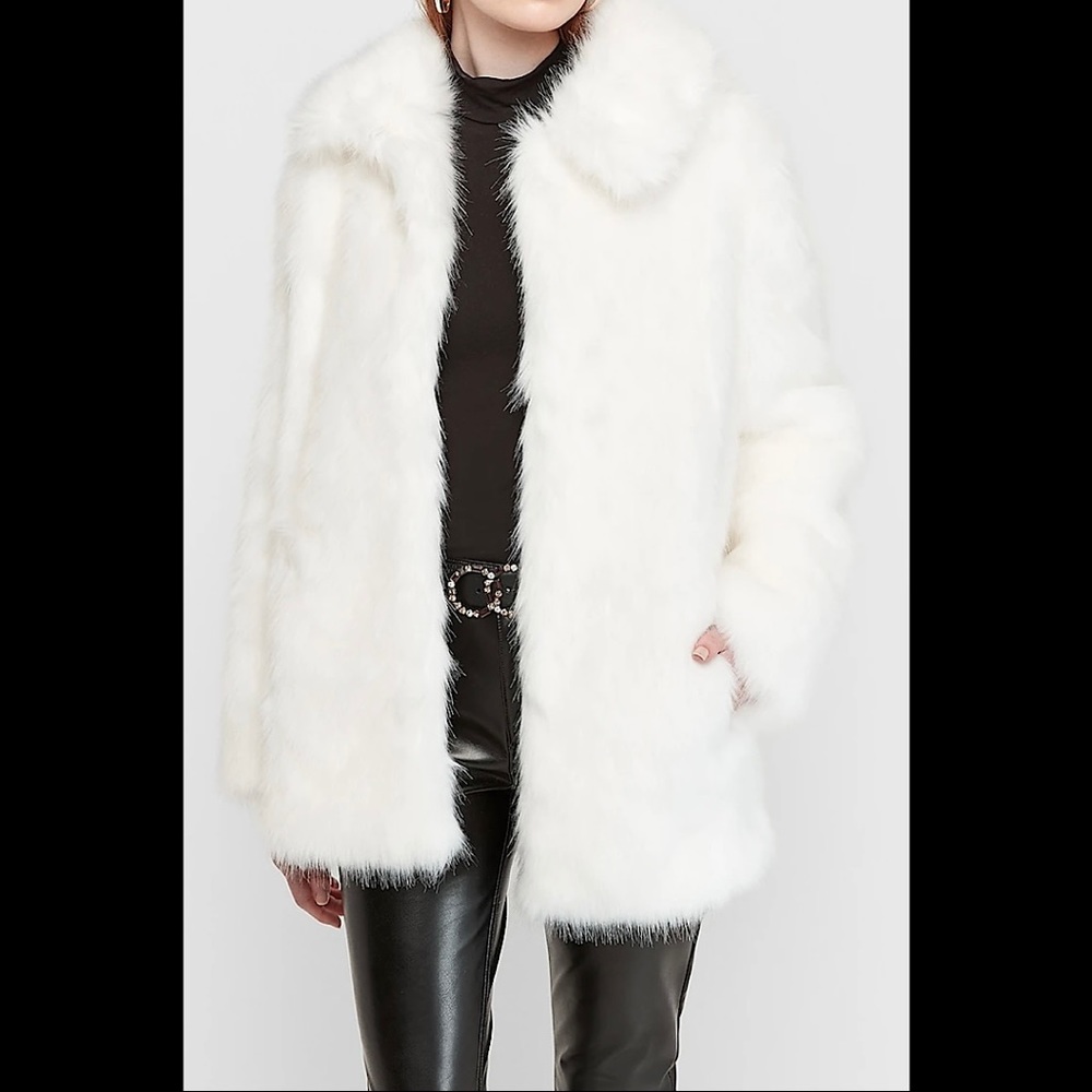 🎉HOST PICK🎉 NWT Express Collared Long Faux Fur Coat - Size XS-Pure White